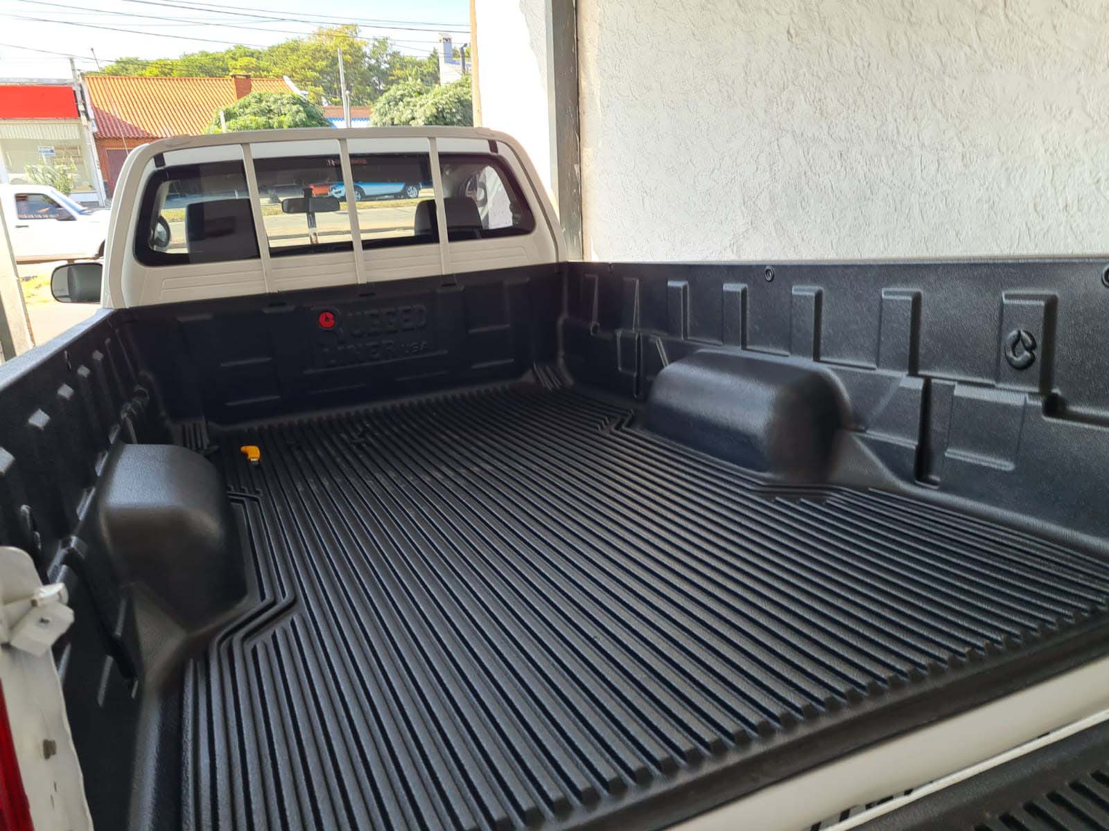 Cubre caja Rugged Liner Toyota Hilux Vigo Cabina Simple - Image 2