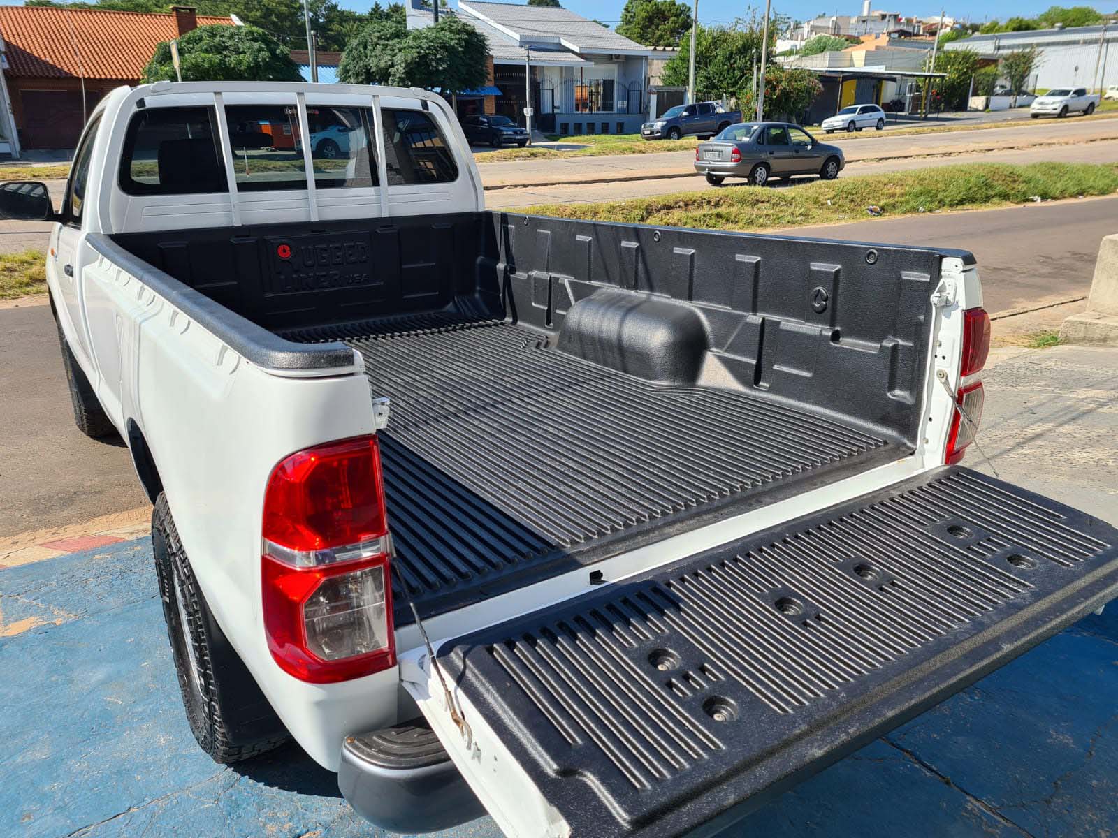 Cubre caja Rugged Liner Toyota Hilux Vigo Cabina Simple - Image 3
