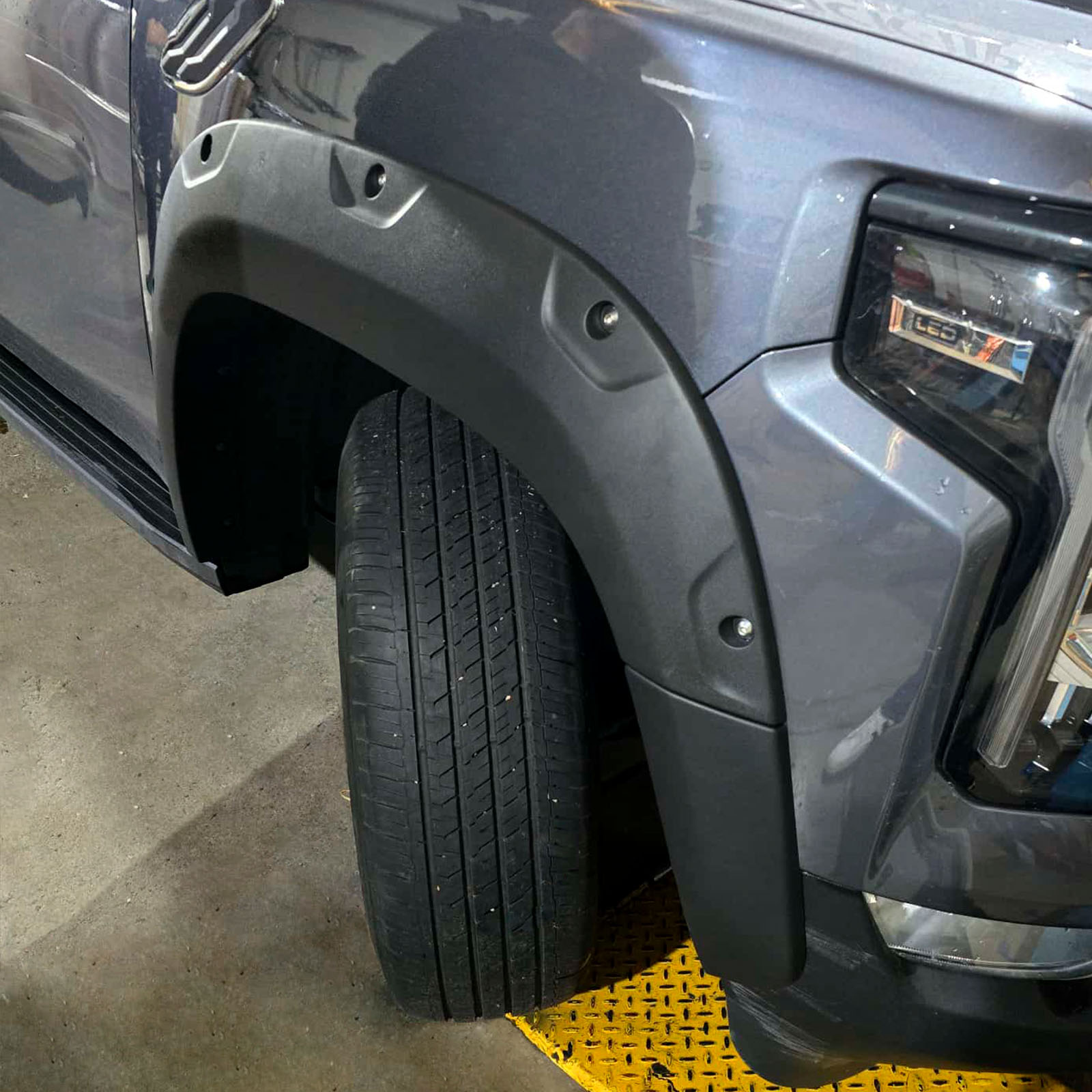 Fenders Con Agujeros Spaco Foton Tunland V7 2024+ Negro - Image 4