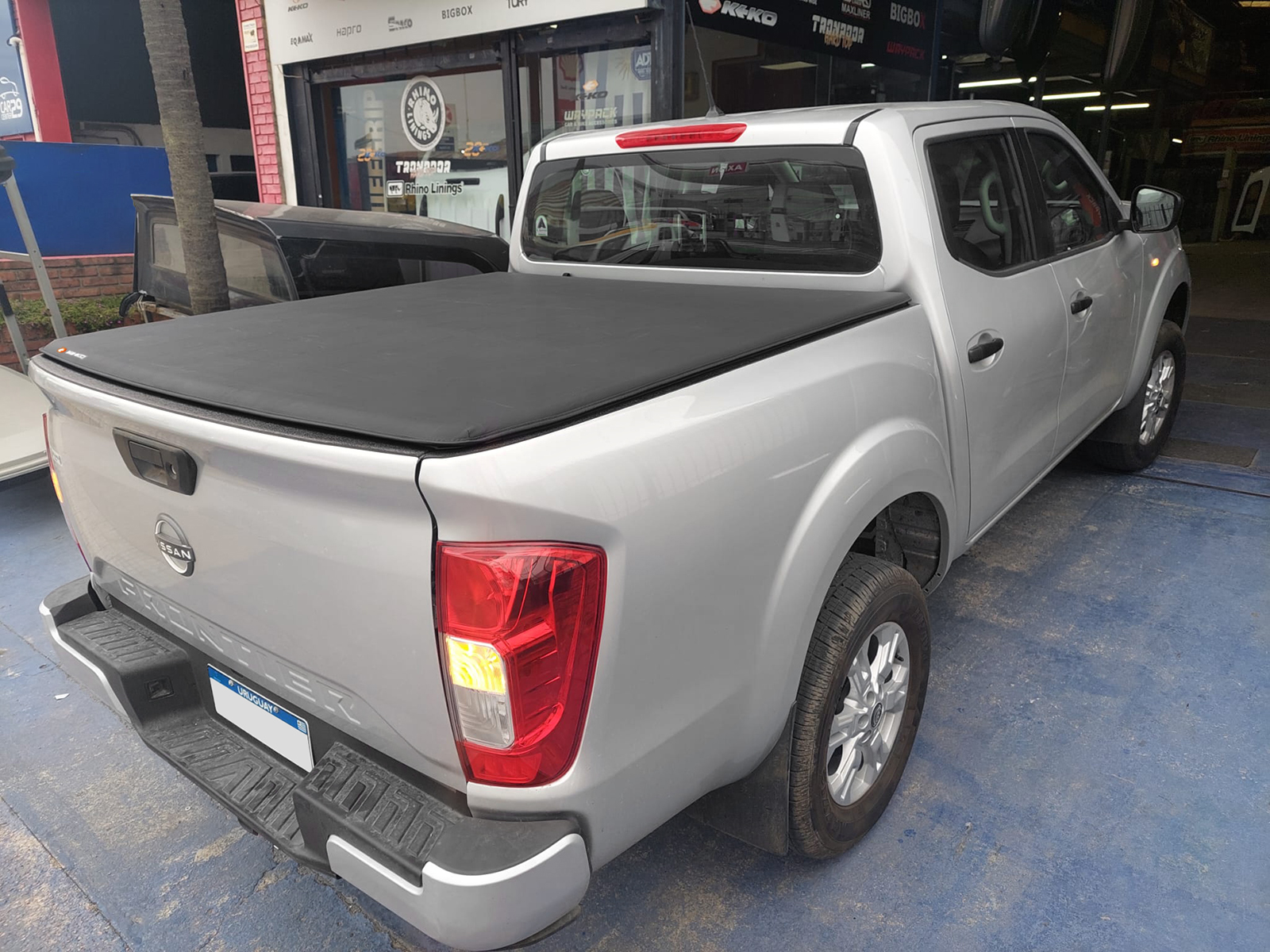 Lona Marítima Keko GRX Nissan NP300 Frontier DC 2021+ Negro - Image 2