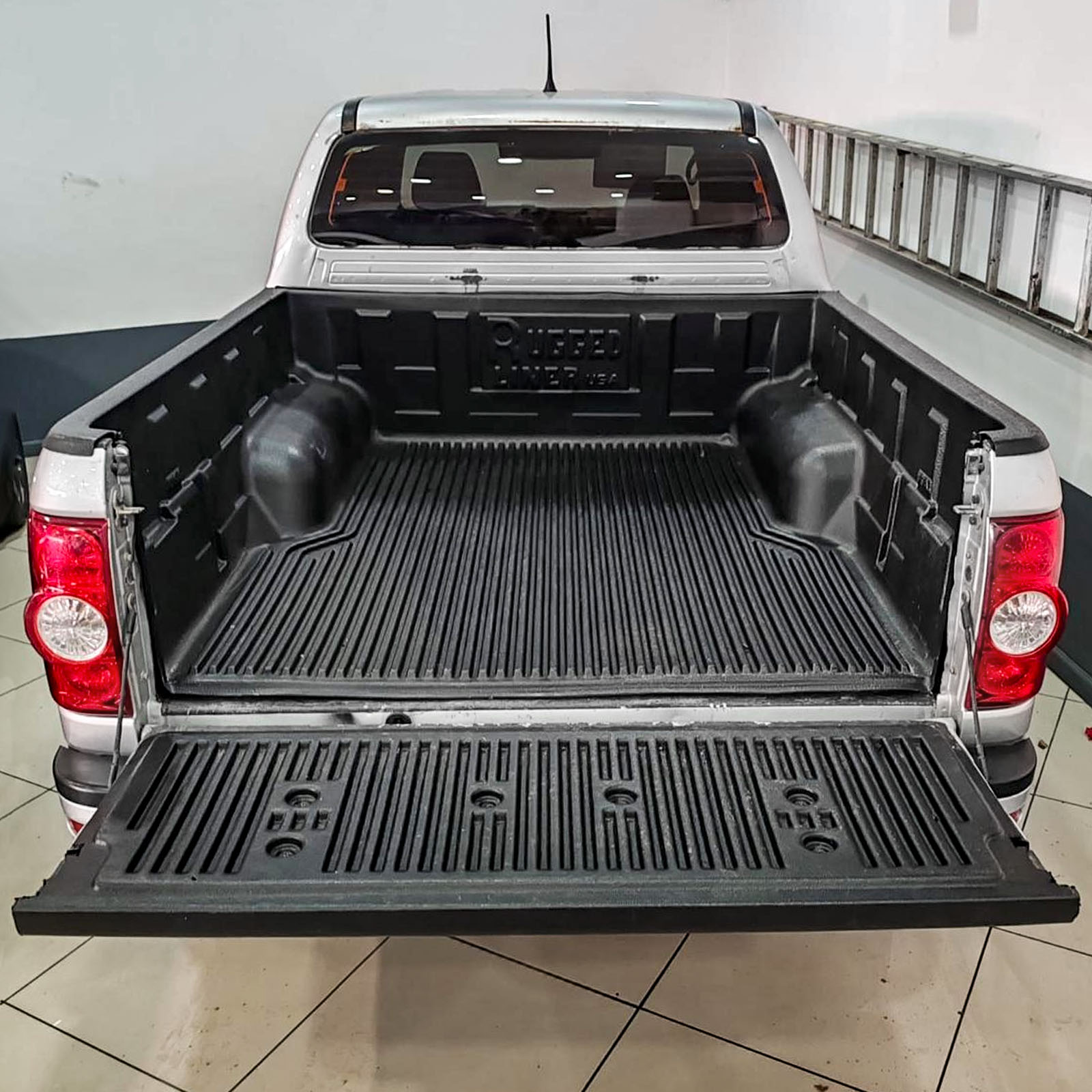 Cubre Caja Con bordes Rugged Liner Negro JAC T6 2016+ DC - Image 4